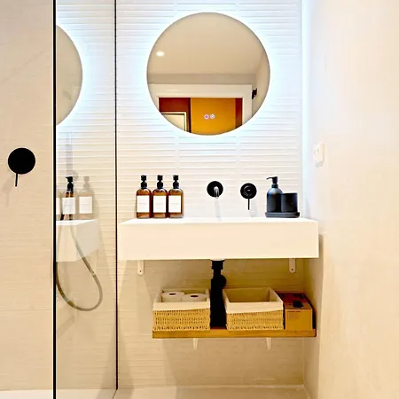 아파트 Saristays Luxury Loft