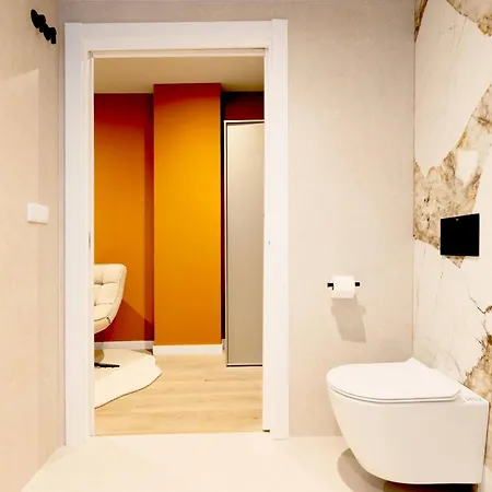 Saristays Luxury Loft